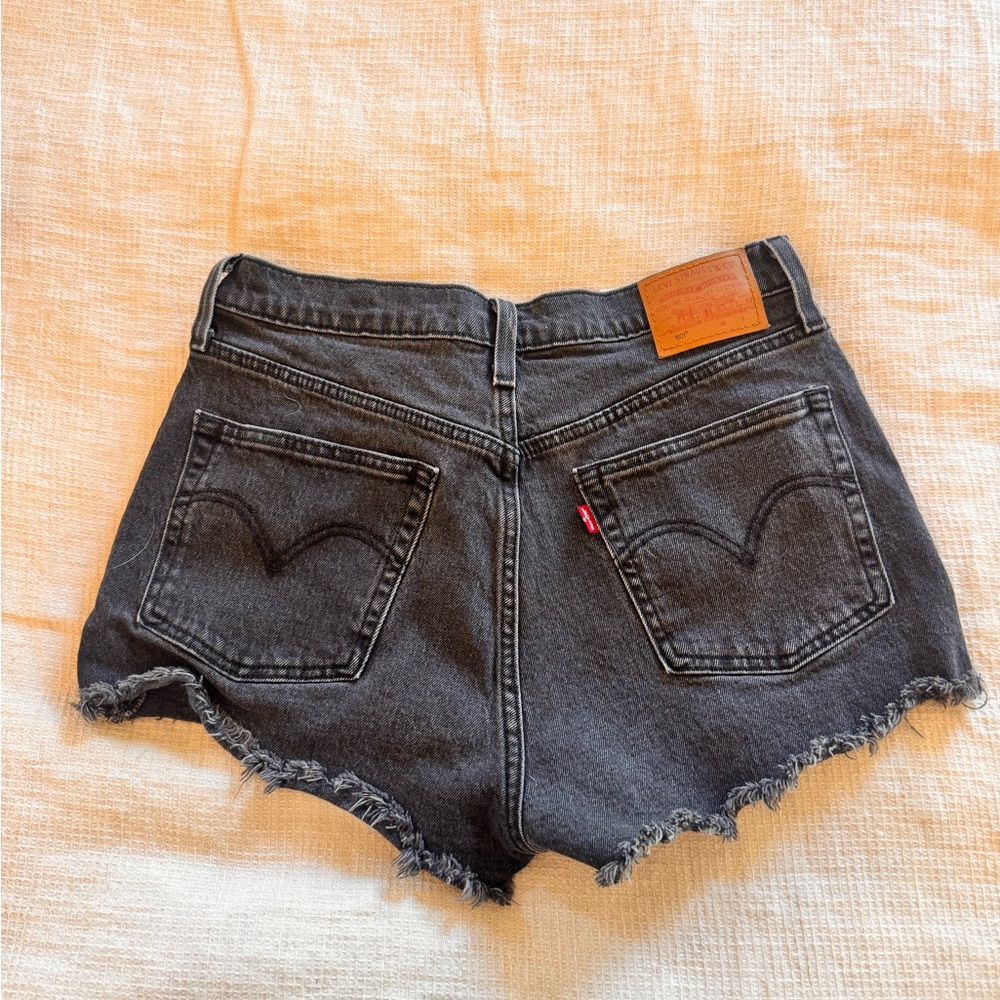 Levi’s 501 Cutoffs - image 4